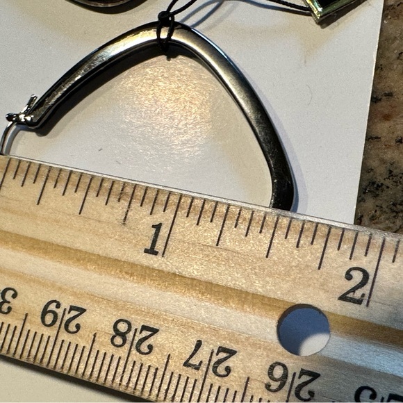 Square hoop earrings - Picture 3 of 3